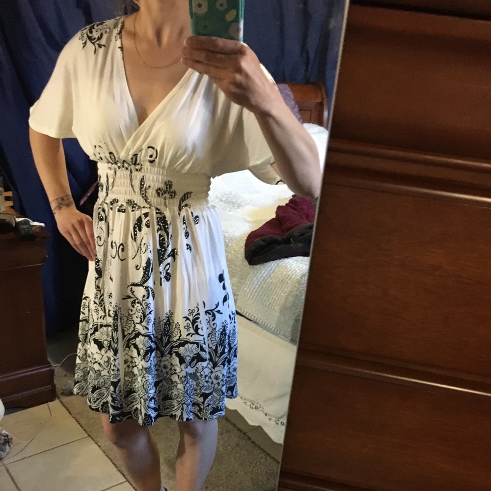 Dress - Picture 9 of 13